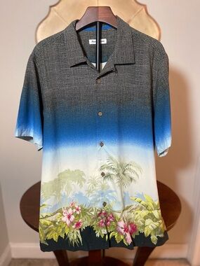 Tommy Bahama Mens Silk Tropical Scene Gradient  Hawaiian Shitt